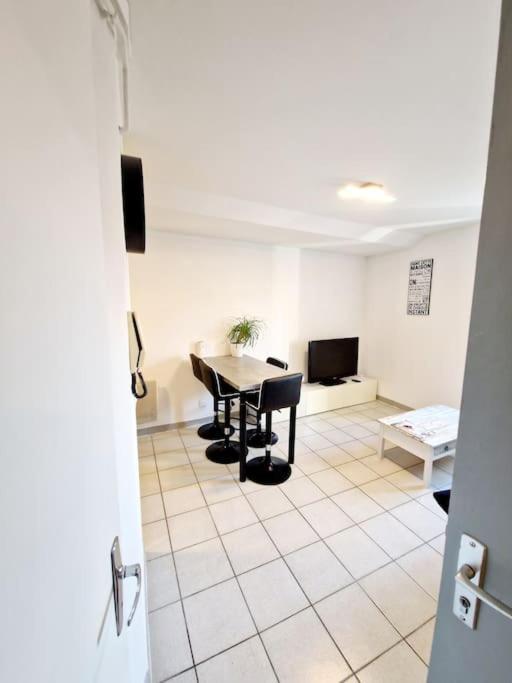 ואלנס Agreable Appartement T2 Centre Ville מראה חיצוני תמונה