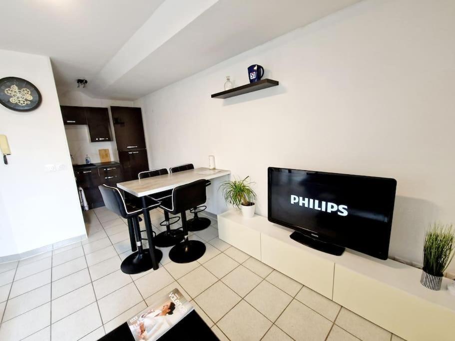ואלנס Agreable Appartement T2 Centre Ville מראה חיצוני תמונה