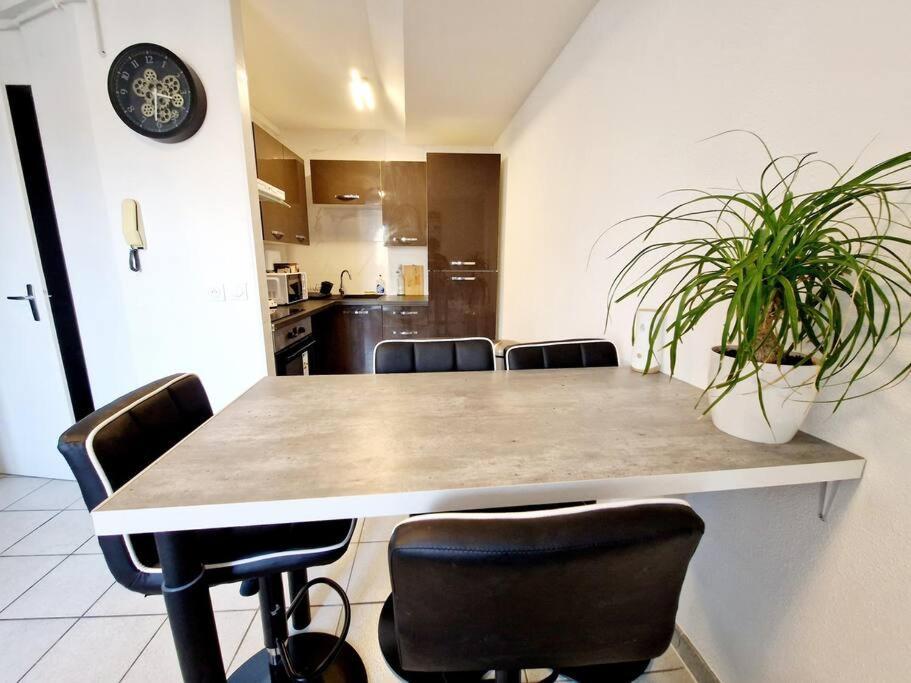 ואלנס Agreable Appartement T2 Centre Ville מראה חיצוני תמונה