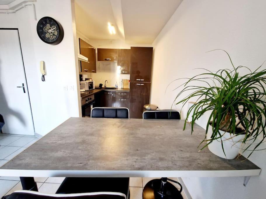 ואלנס Agreable Appartement T2 Centre Ville מראה חיצוני תמונה